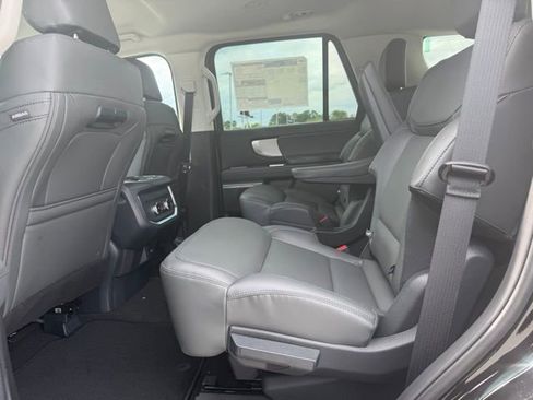 New 2026 Ford Expedition Active RWD image 5