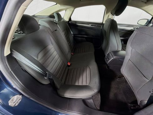 Used 2019 Ford Fusion SE image 25