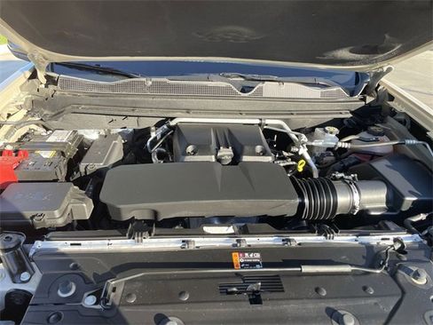 Used 2024 Chevrolet Colorado Z71 w/ Z71 Convenience Package 2 image 30