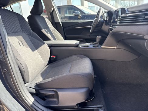 Used 2025 Toyota Camry LE image 28