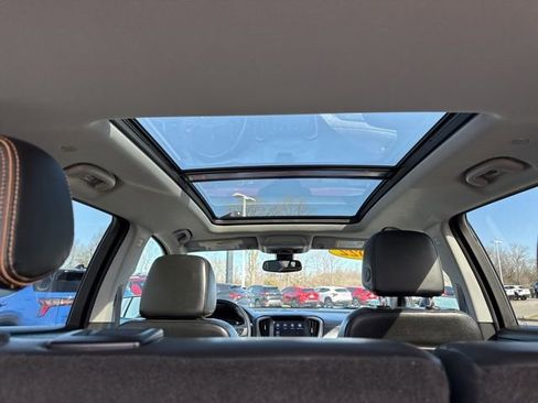 Used 2022 GMC Terrain AT4 w/ Infotainment Package II image 43