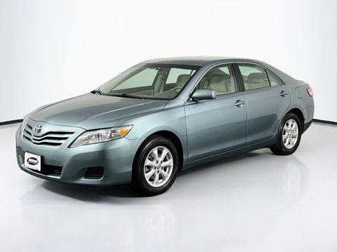 Used 2011 Toyota Camry LE w/ LE Extra-Value Pkg FWD image 10