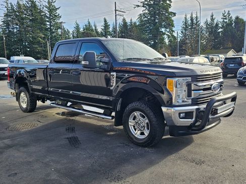 Used 2017 Ford F350 XLT image 3