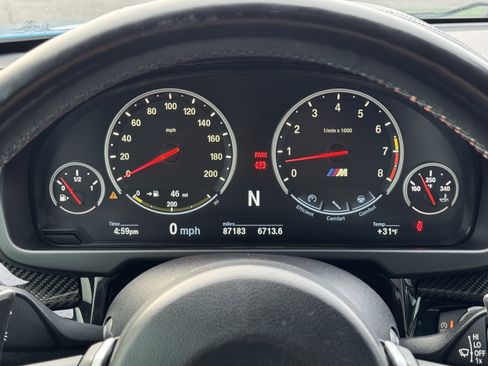 Used 2016 BMW X5 M image 29