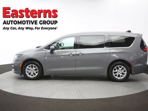 Used 2023 Chrysler Pacifica Touring-L FWD image 60