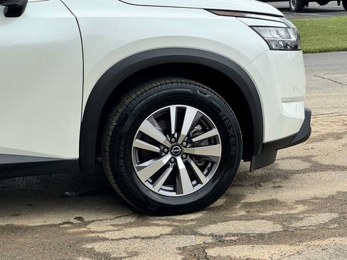 Used 2023 Nissan Pathfinder SL AWD/4WD image 51