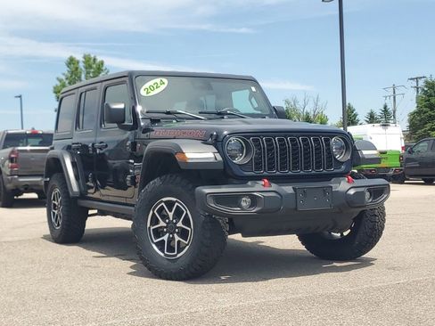 Used 2024 Jeep Wrangler Unlimited Rubicon AWD/4WD image 35