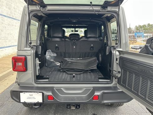 Used 2023 Jeep Wrangler Altitude image 19