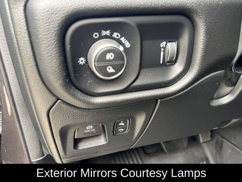 Used 2023 RAM 1500 Big Horn AWD/4WD image 28