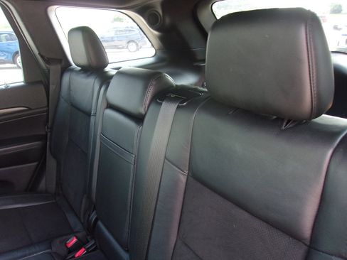 Used 2018 Jeep Grand Cherokee Altitude AWD/4WD image 16