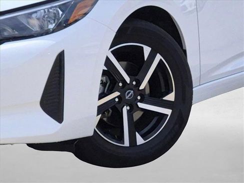 Used 2025 Nissan Sentra SV FWD image 10