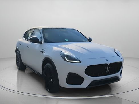 Used 2025 Maserati Grecale Modena image 4