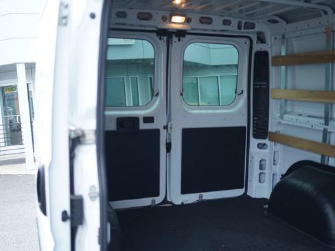 Used 2025 RAM ProMaster 2500 w/ U-Haul Equipment Group FWD image 13