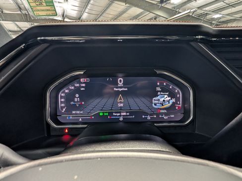 Used 2024 GMC Sierra 2500 AT4 w/ AT4 Premium Plus Package AWD/4WD image 27