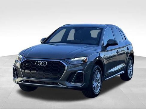 Certified 2023 Audi Q5 2.0T Premium w/ Convenience Package image 3
