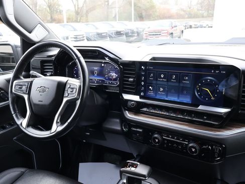 Certified 2022 Chevrolet Silverado 1500 LT Trail Boss w/ LT Trail Boss Premium Package image 30