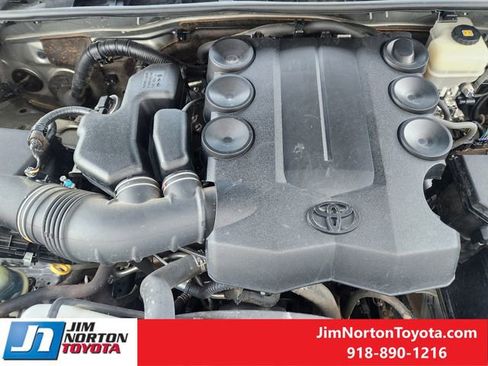 Used 2020 Toyota 4Runner SR5 image 33