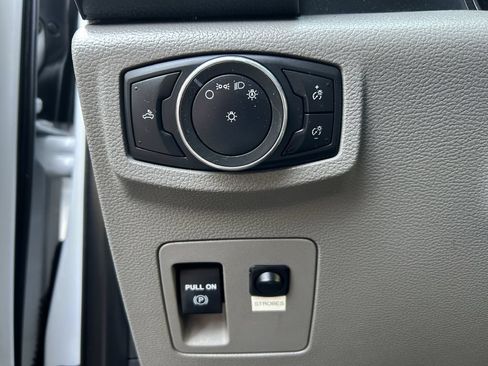 Used 2018 Ford F150 XL w/ Equipment Group 101A Mid RWD image 4