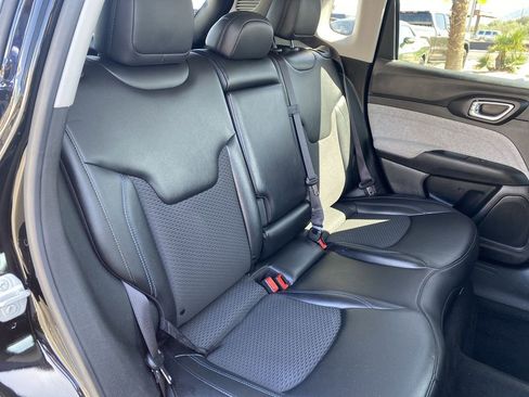Used 2022 Jeep Compass Latitude FWD image 26