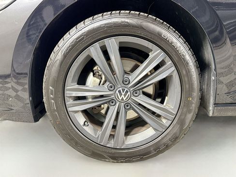 Certified 2023 Volkswagen Jetta SE w/ Panoramic Sunroof Package FWD image 28