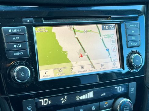 Used 2019 Nissan Rogue SV w/ Premium Package FWD image 21