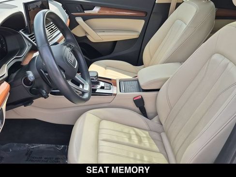 Used 2021 Audi Q5 2.0T Premium Plus w/ Premium Plus Package AWD/4WD image 17