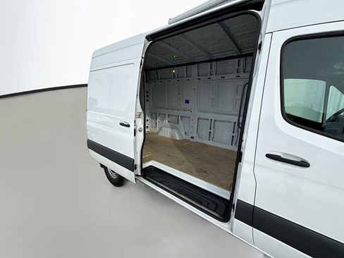 Used 2023 Mercedes-Benz Sprinter 144 Cargo image 23