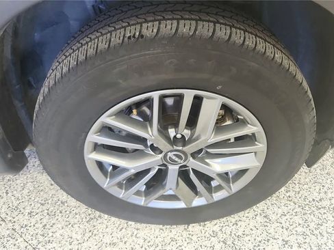 Used 2024 Nissan Rogue S FWD image 13
