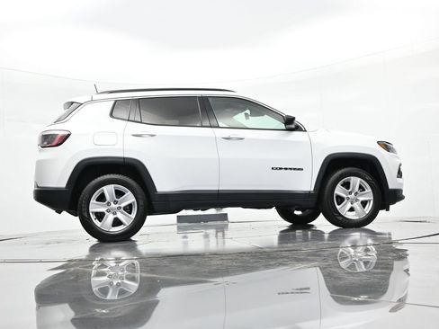 Used 2022 Jeep Compass Latitude AWD/4WD image 22
