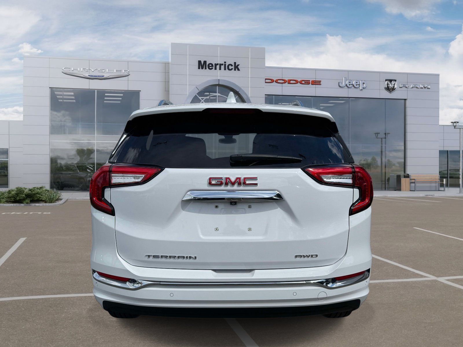 Used 2024 GMC Terrain Denali w/ Denali Premium Package AWD/4WD image 7