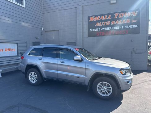 Used 2019 Jeep Grand Cherokee Laredo AWD/4WD image 1