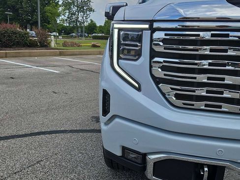 Certified 2026 GMC Sierra 1500 Denali w/ Denali Reserve Package AWD/4WD image 11