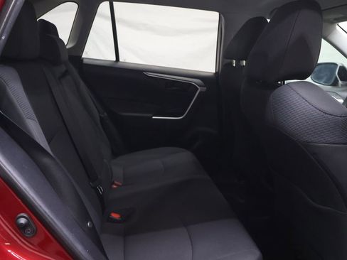 Used 2021 Toyota RAV4 LE image 13