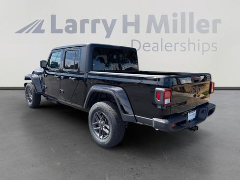 New 2026 Jeep Gladiator Sport image 3