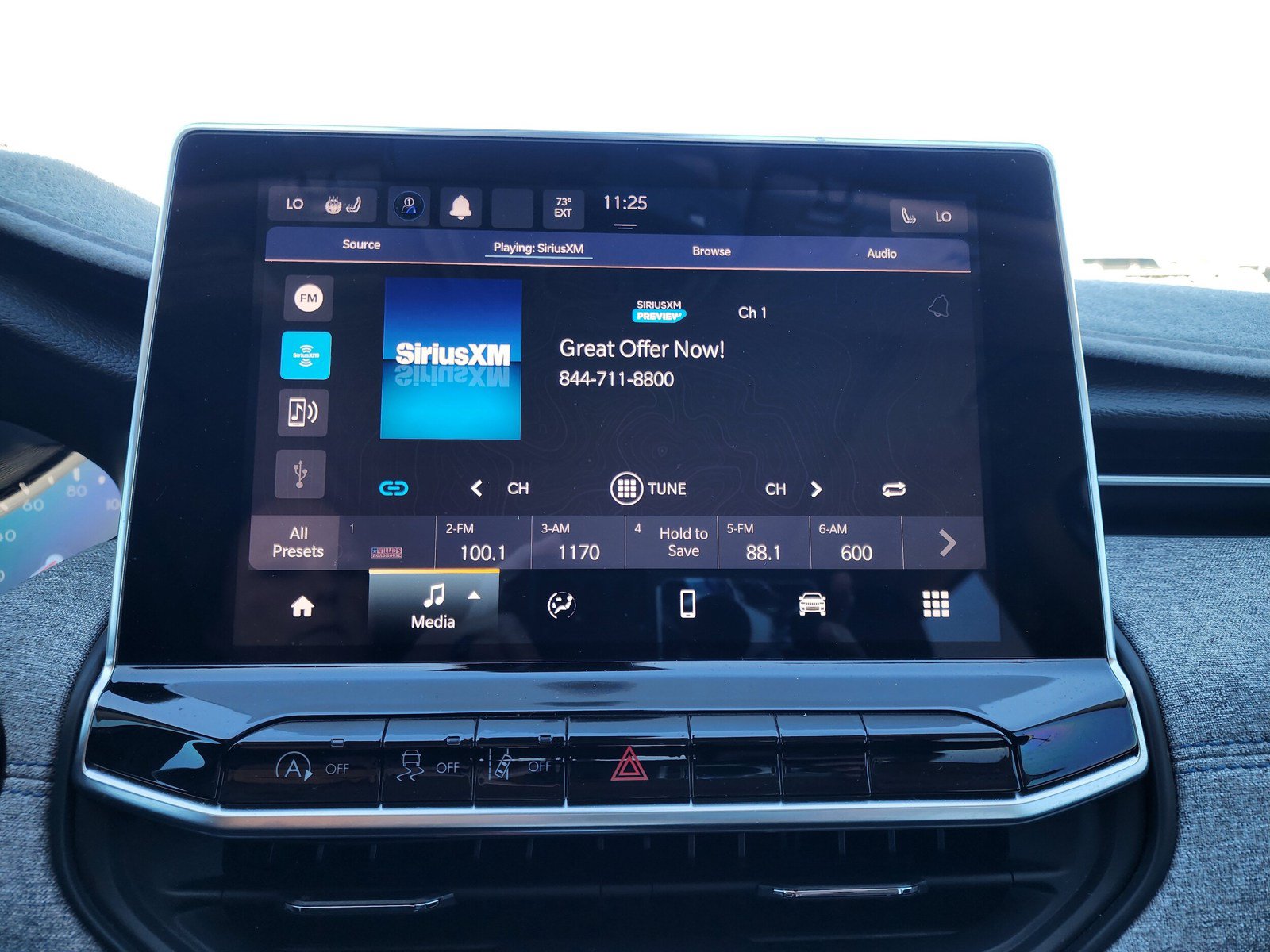 Used 2022 Jeep Compass Latitude w/ Sun and Sound Group AWD/4WD image 23