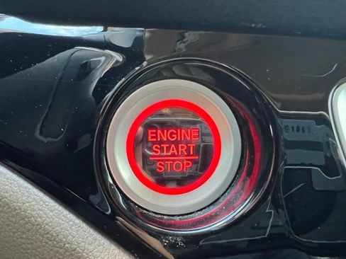 Used 2016 Honda Pilot Touring image 19