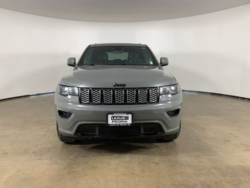 Used 2021 Jeep Grand Cherokee Laredo X image 3