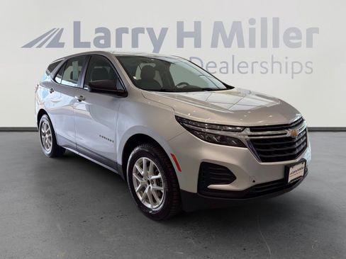 Used 2022 Chevrolet Equinox LS AWD/4WD image 7