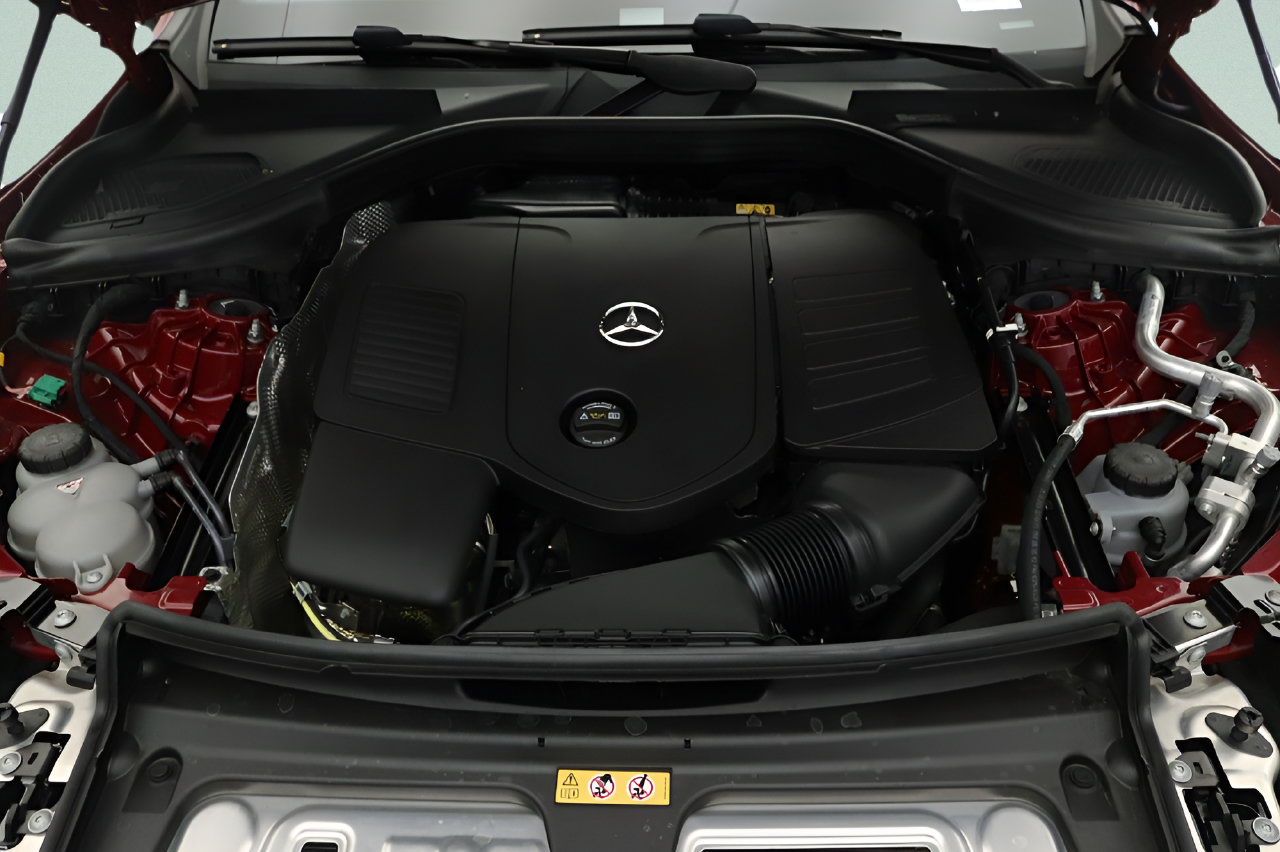 Used 2025 Mercedes-Benz GLC 350e 4MATIC image 24