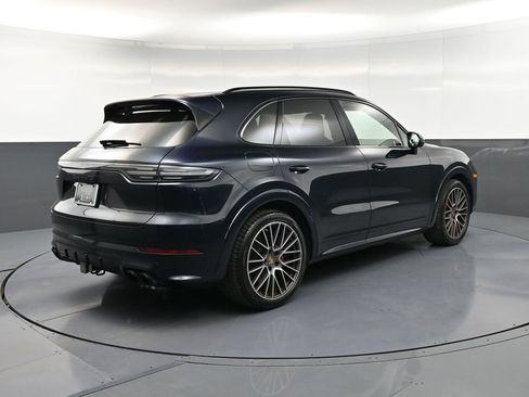 Used 2023 Porsche Cayenne GTS AWD/4WD image 8