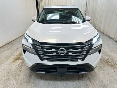 Certified 2025 Nissan Rogue Platinum w/ Tech Package image 7