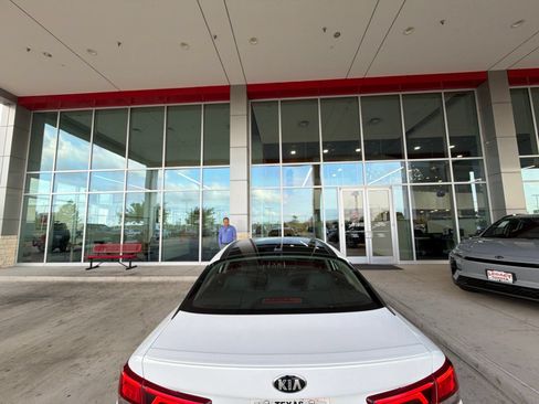 Used 2019 Kia Optima S w/ S Panoramic Sunroof Package FWD image 14