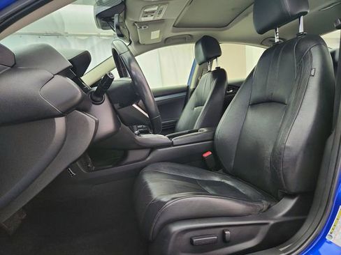 Used 2018 Honda Civic Touring image 10