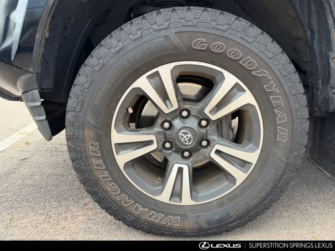 Used 2018 Toyota Tacoma TRD Sport image 6