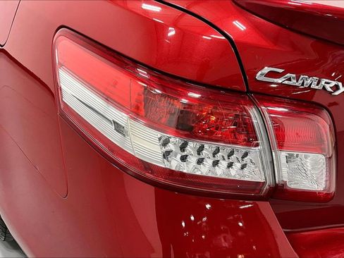 Used 2011 Toyota Camry XLE w/ XLE Extra-Value Pkg #2 image 39