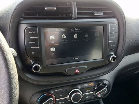 Used 2023 Kia Soul LX w/ LX Technology Package FWD image 16