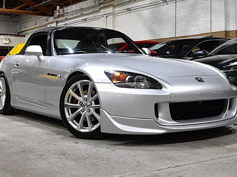 Used 2006 Honda S2000 image 2