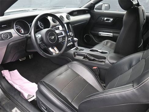 Used 2020 Ford Mustang Premium image 10