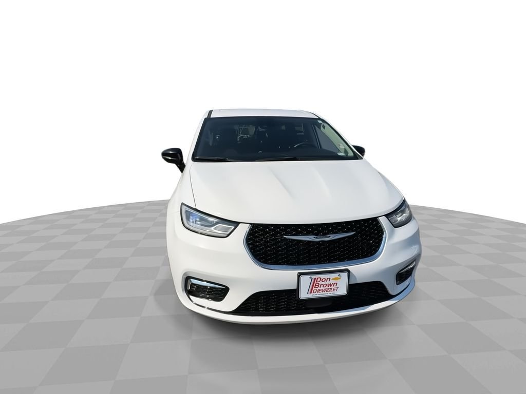 Used 2024 Chrysler Pacifica Touring-L FWD image 47