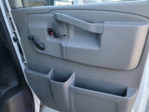 Used 2020 GMC Savana 3500 image 19
